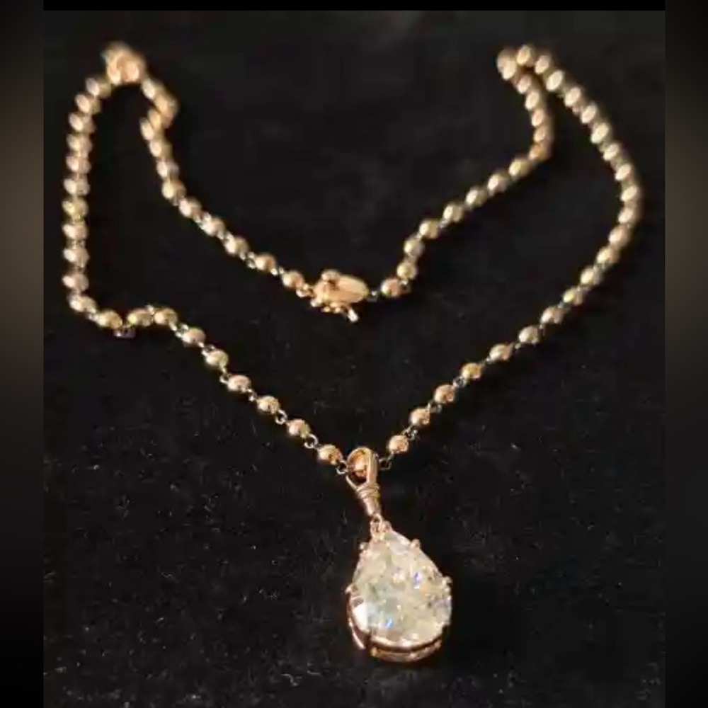 Stunning Necklace with ball chain